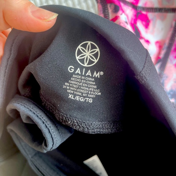 Two pairs of Brand new never worn XL Gaiam leggings - Picture 2 of 2